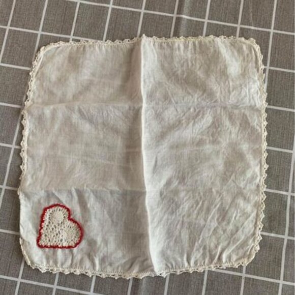 Vintage Handkerchief with Embroidered Heart - Picture 1 of 2
